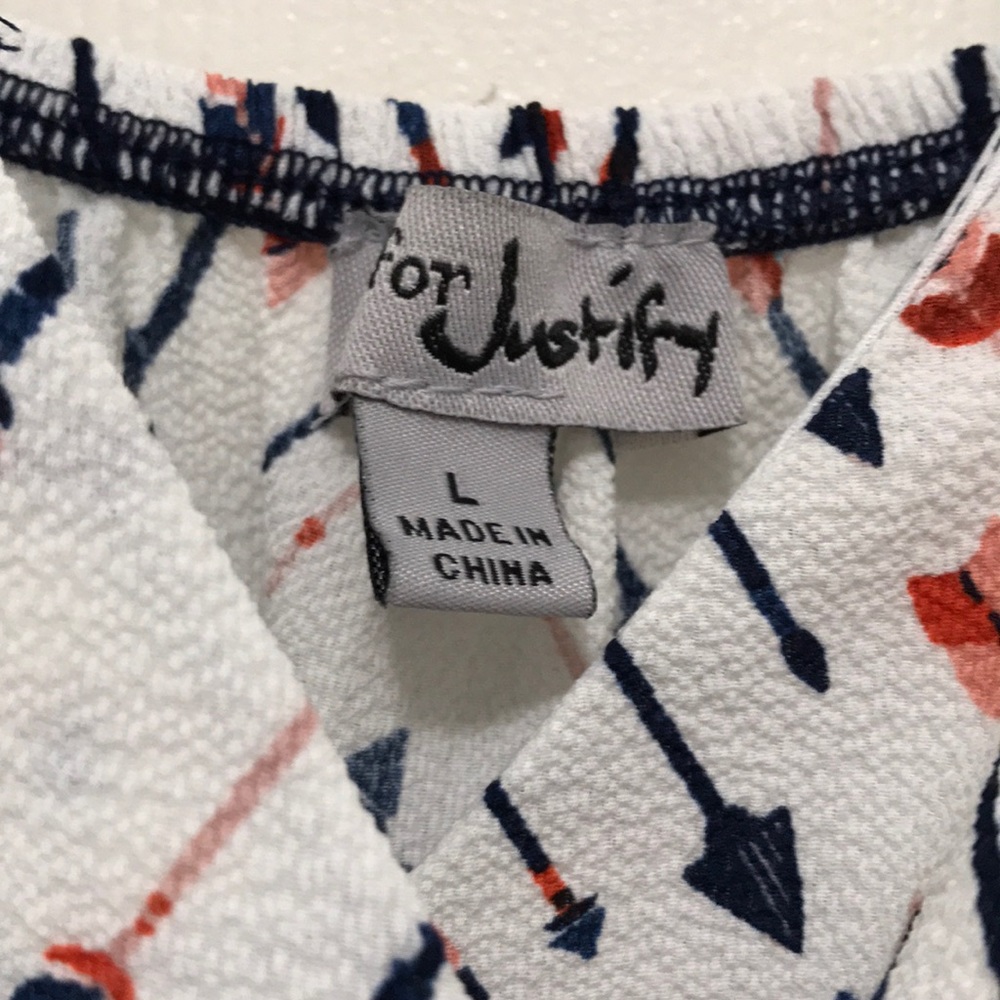 Cute Justify Jumpsuit! L. Arrows motif! Bust 38” - Picture 5 of 7